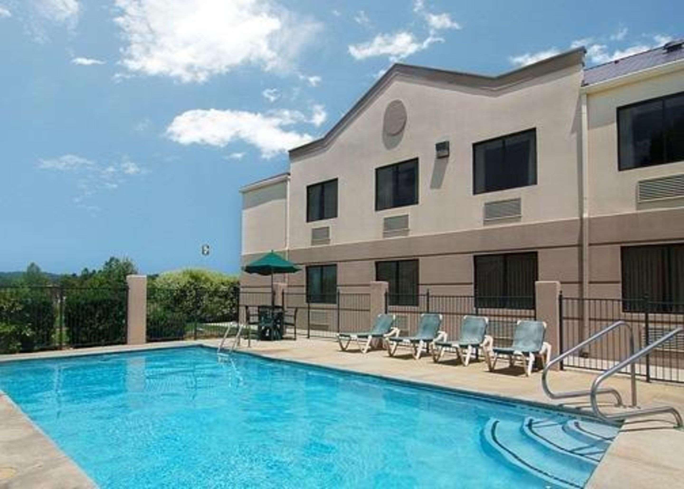 Comfort Inn & Suites Leeds I-20 Zewnętrze zdjęcie